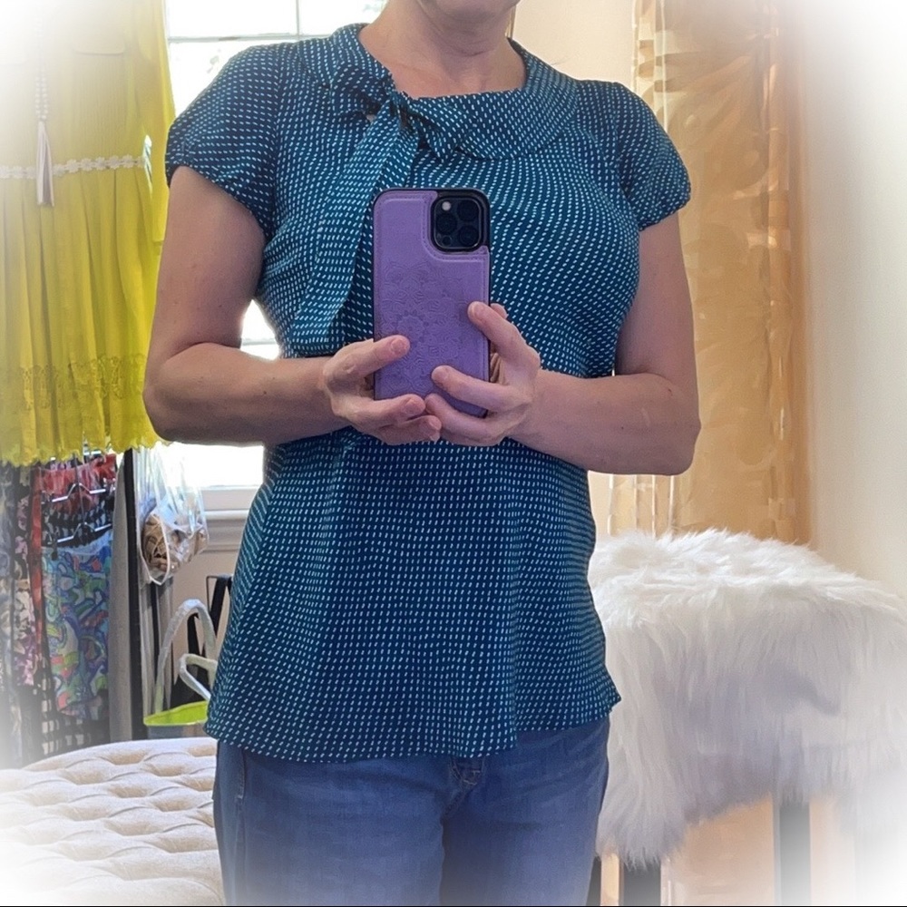 💕Beautiful Turquoise Banana Republic Silk Blouse